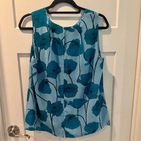 cabi Poppy Top, #3268, EUC, M, Blue, Sleeveless - Picture 4 of 9